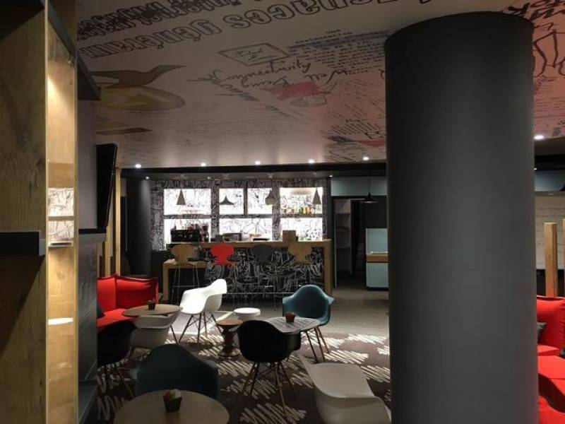 Transformation d'hôtels IBIS avec rénovation générale et aménagement de restaurants à Marseille